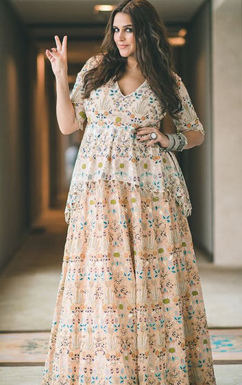 bollywood,neha dhupia,angad bedi,ramp walk,baby bump,lakme fashion week 2018