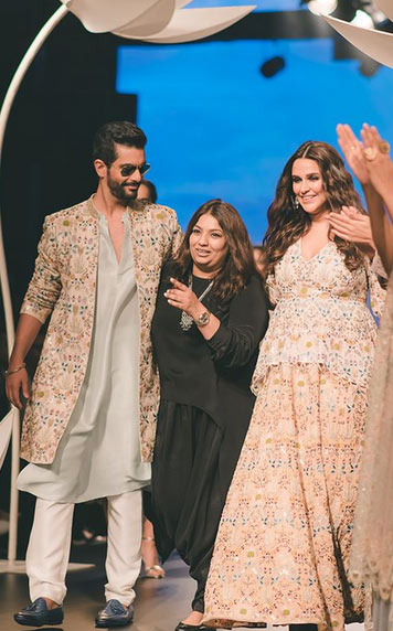 bollywood,neha dhupia,angad bedi,ramp walk,baby bump,lakme fashion week 2018