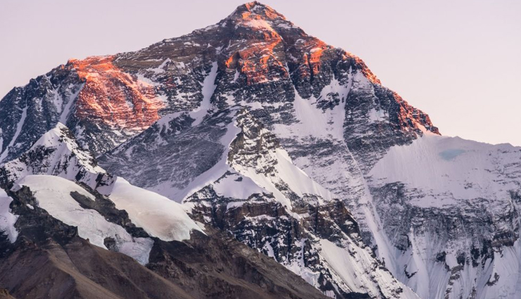 nepal mountains,must visit mountains in nepal,mount everest,kanchenjunga region,mount makalu,lhotse mountain,cho oyu peak,mount dhaulagiri,himalayan peaks,nepal trekking routes,best mountains to climb in nepal,nepal mountain adventures,trekking in nepal himalayas,nepal mountain expeditions,himalayan vistas in nepal