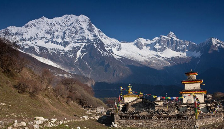 nepal,places to visit in nepal,swayambhunath stupa,pashupatinath temple,boudhanath stupa,chitwan national park,mansalu