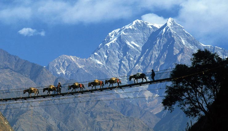 एशिया के इन 5 देशों में ले सकते हैं सस्ती ट्रेवलिंग का मजा, जानें और बनाए घूमने का प्लान