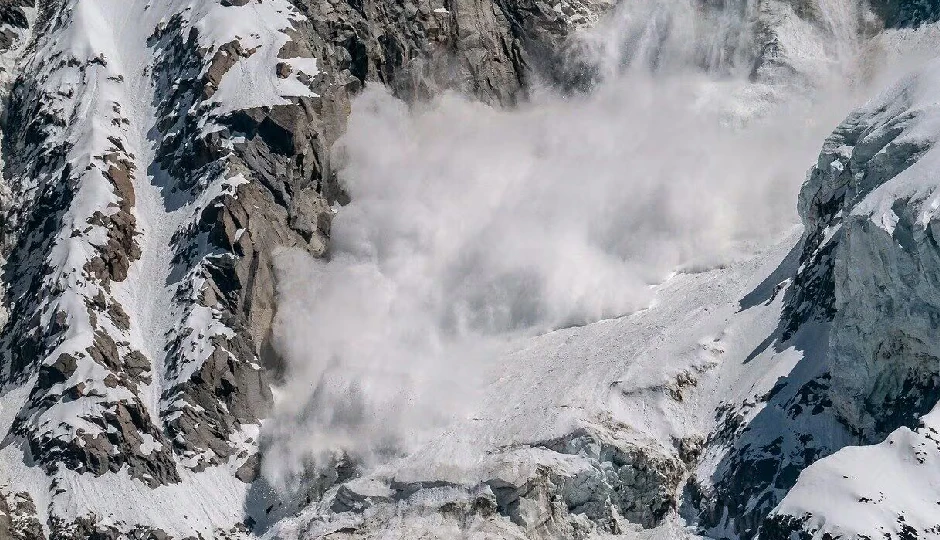 नेपाल में यालुंग री पर्वत पर बड़ा हादसा, हिमस्खलन में 7 की मौत, चार घायल, कई लापता