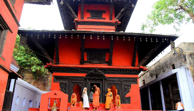 सावन में अद्भुत नजारा पेश करते हैं बनारस के मंदिर और घाट, कभी शांत नहीं होती मणिकर्णिका घाट की अग्नि banaras ghats in varanasi,varanasi ghat attractions,exploring banaras ghats,famous ghats of varanasi,varanasi riverfront ghats,must-visit ghats in banaras,spiritual significance of varanasi ghats,ghat rituals in banaras,varanasi ghats at dawn and dusk,serene experience at banaras varanasi ghat