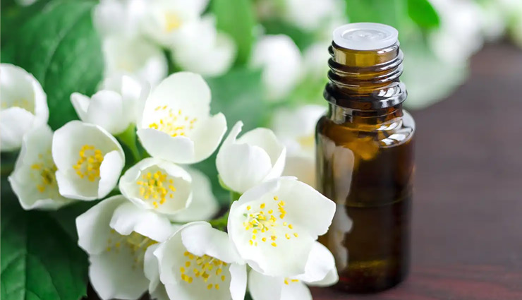 essential oils for healthy skin,benefits of essential oils,natural skincare remedies,essential oils for glowing skin,plant-based skincare solutions,anti-aging essential oils,acne-fighting oils