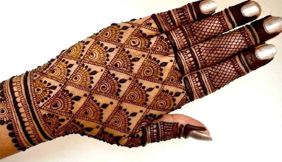 hartalika teej 2025 mehndi design,finger tip mehndi design,floral mehndi for fingers,leaf trail mehndi design,net pattern mehndi,ring style mehndi,arabic finger mehndi,trendy mehndi designs,stylish mehndi for teej,festive mehndi ideas