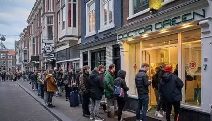 कोरोना के चलते इस देश में गांजे की दुकानों पर लगी लोगों की भीड़