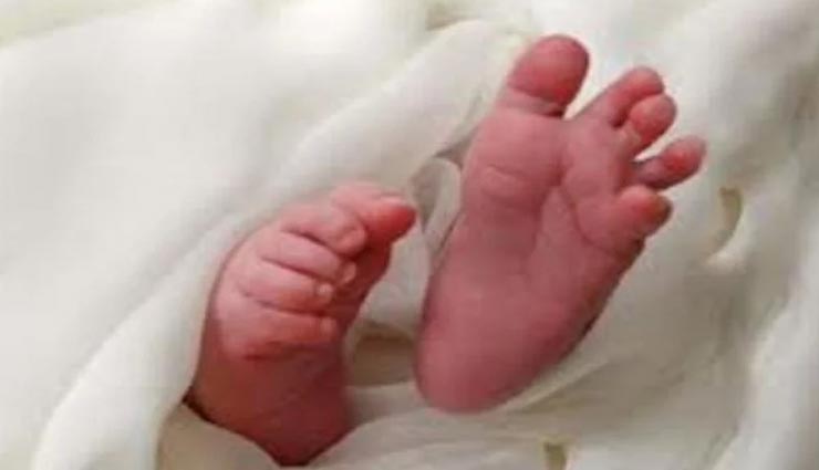 weird news,weird incident,karnataka news,pregnant woman,infant dies