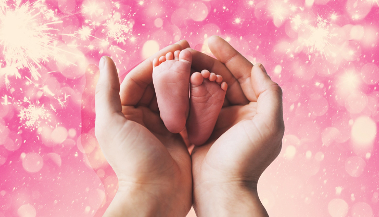 पेट्रोल पंप पर टॉयलेट करने गई गर्भवती और हो गई डिलीवरी, 10 मिनट बाद हाथ में बच्चा लेकर लौटी