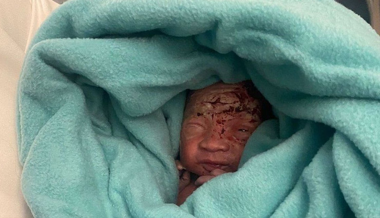 हवाई जहाज के टॉयलेट में कचरे के डिब्बे में मिला खून से लथपथ नवजात, मां गिरफ्तार new born baby,plane toilet,mum arrested,toilet dustbin