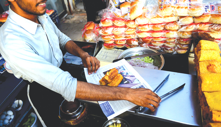 newspaper-wrapped snack dangers,health risks of eating newspaper food,risks of consuming newspaper-wrapped snacks,newspaper ink health hazards,health effects of eating newspaper packaging,risks of ingesting newspaper with food,newspaper contaminated snack dangers,newspaper chemicals in snacks,food safety and newspaper wrapping,toxicity from eating newspaper