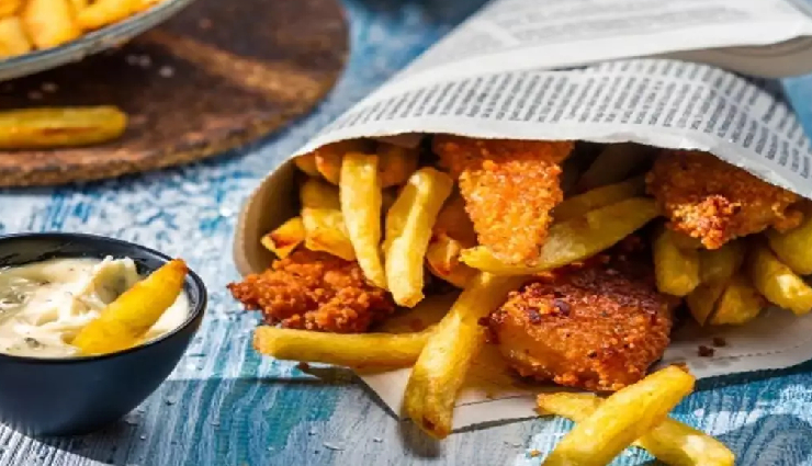 5 Risks on Health of Eating Newspaper-Wrapped Snacks