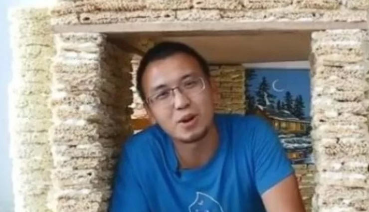 इस शख्स ने नूडल्स से ही बना डाला अपने बच्चे के लिए घर, सोशल मीडिया पर मिल रही ये प्रतिक्रिया play house,noodle play house,noodles,china,weird story