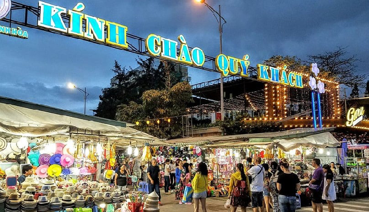 shopping destinations in vietnam,best places to shop in vietnam,vietnam shopping guide,top shopping spots vietnam,must-visit markets in vietnam,exquisite shopping experiences in vietnam,unique finds at vietnam shopping havens,retail therapy in vietnam vibrant markets,uncovering treasures in vietnam shopping scene,retail wonders: vietnam top shopping spots