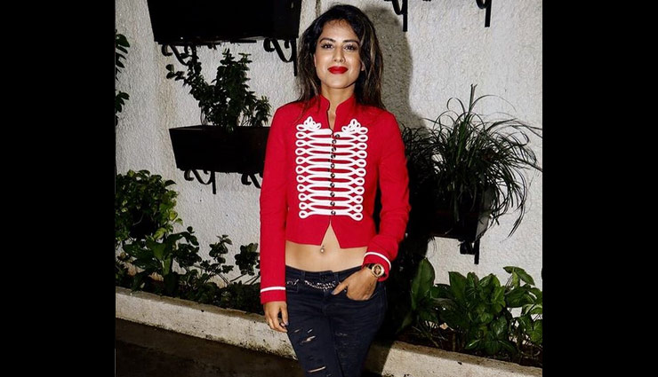 nia sharma,khatron ke khiladi season 8,nia sharma latest photos,nia sharma instagram pics,latest nia sharma pics,reality tv show,tv actress,ek hazaaron mei meri behena hai,jamai raja