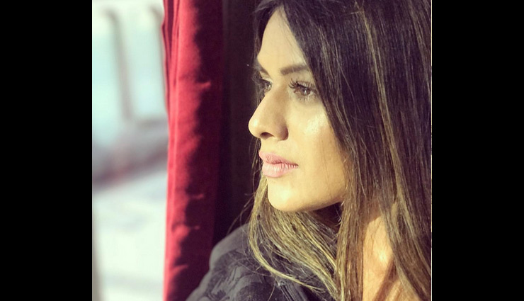 nia sharma,khatron ke khiladi season 8