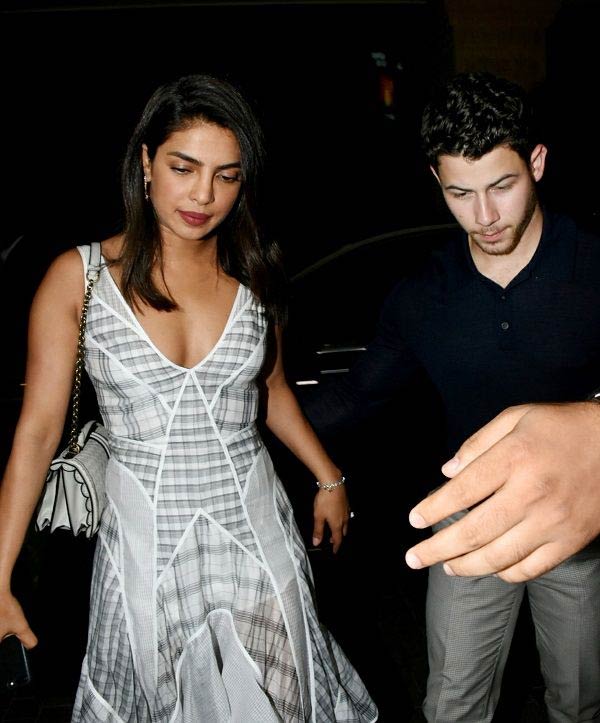 bollywood,priyanka chopra,nick jonas,engagement,engagement party