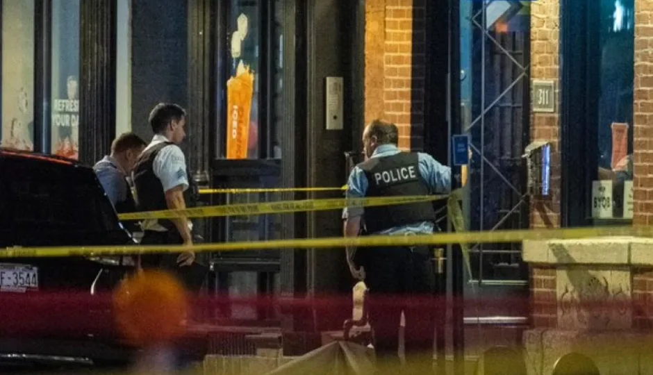 शिकागो में गोलीबारी से मचा हड़कंप, रेस्टोरेंट के बाहर फायरिंग में 4 की मौत, 14 घायल