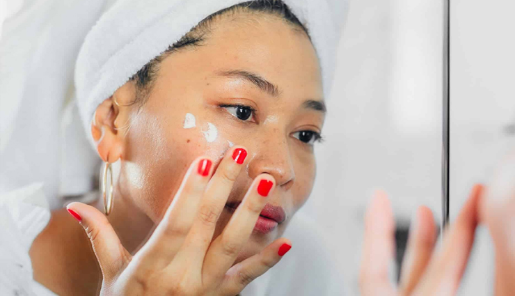 night creams,benefits of night creams,skincare routine,nighttime skincare,skin rejuvenation,moisturizing night creams,anti-aging benefits,hydration for skin,collagen production,skin repair,wrinkle reduction,skin elasticity,nighttime beauty routine,dermatologist-approved night creams,healthy skin at night