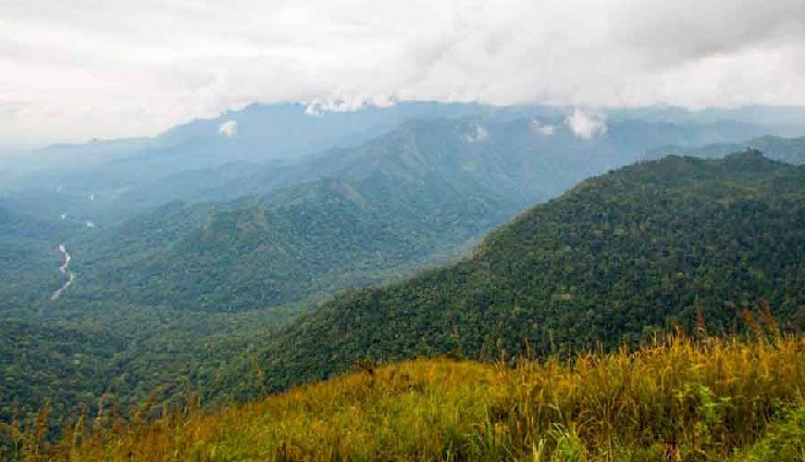 दोस्तों के साथ ट्रेकिंग का बना रहे हैं प्लान, तो इन साहसिक जगहों को जरूर एक्सप्लोर करें! trekking with friends,adventurous trekking locations,best trekking spots in india,top trekking destinations,trekking with friends india,nature trekking locations,trekking for adventure,trekking tips with friends