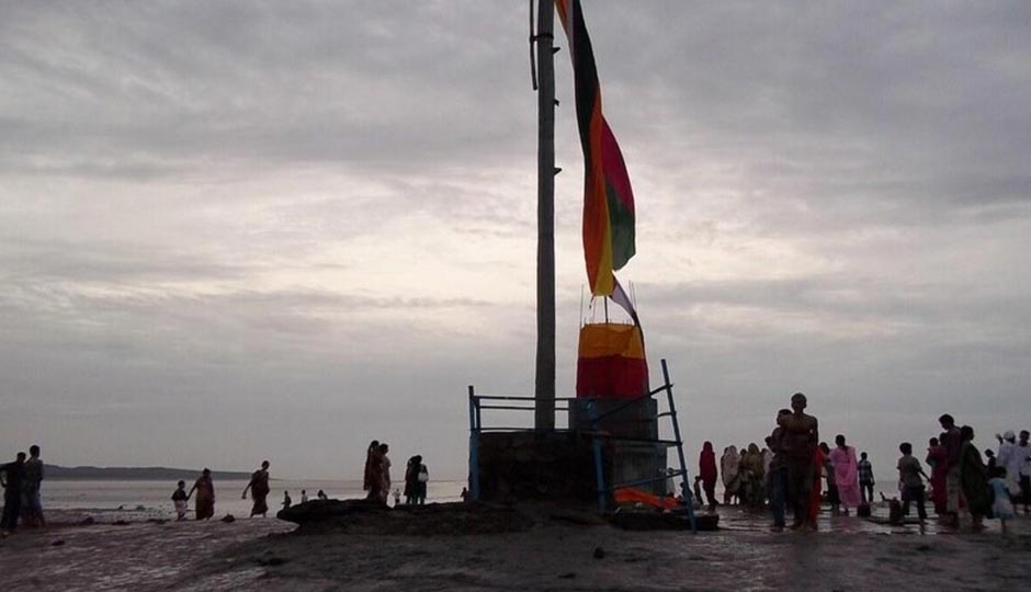 Curious Story of The Submerged Shiva Temples Of Gujarat