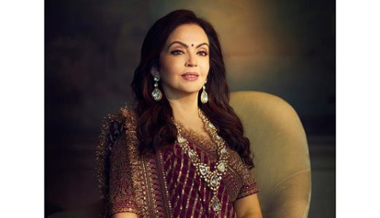 PICS- Nita Ambani Looks Amazing in Sabyasachi Lehenga