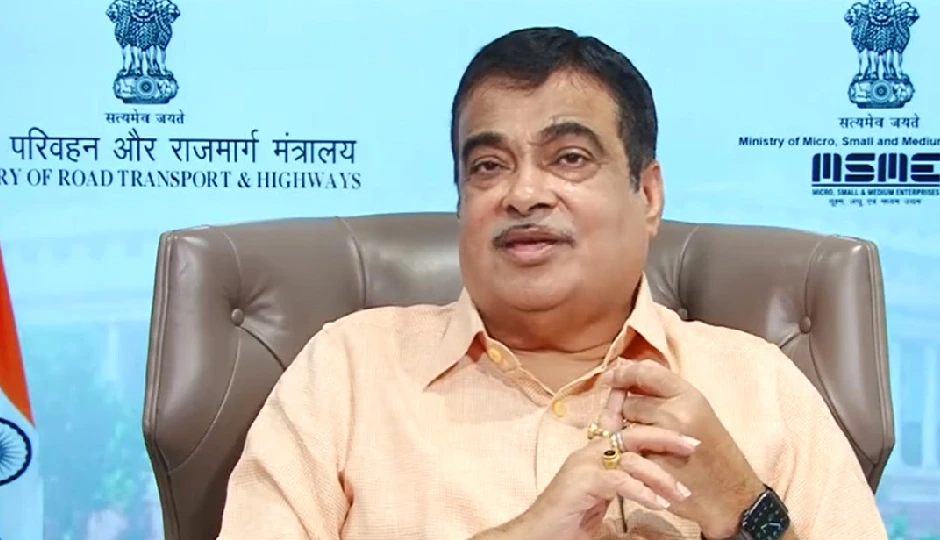 बिना रुके कटेगा टोल टैक्स, संसद में गडकरी ने बताया AI आधारित नया सिस्टम