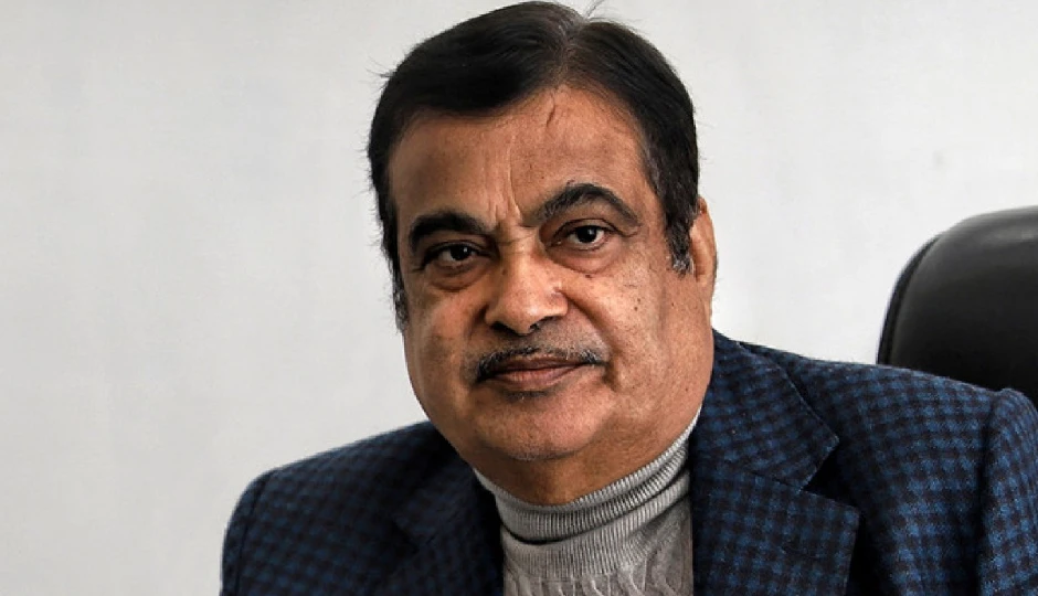 सड़क दुर्घटनाओं पर लगाम कसने की तैयारी, गडकरी ने पेश की वाहनों के बीच ‘वायरलेस संवाद’ तकनीक, ऐसे करेगी काम