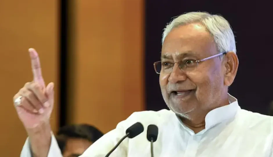 नीतीश कुमार ने क्यों टाला इस्तीफा? राजनीतिक हलकों में चर्चाओं का दौर तेज