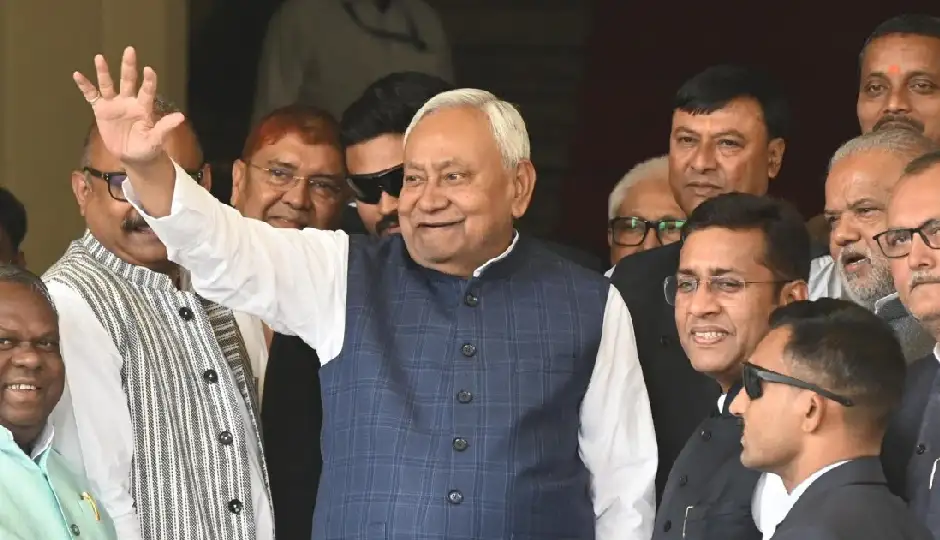 बिहार में बढ़ी राजनीतिक हलचल! कल दे सकते हैं नीतीश इस्तीफा, 15 अप्रैल को नए मुख्यमंत्री की शपथ की तैयारी