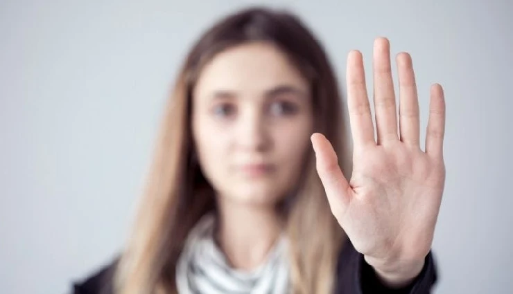 how to be true to yourself,living authentically tips,ways to embrace your true self,boost self-esteem and confidence,overcoming fear to be yourself,practicing authenticity in life,living life on your own terms,being genuine and self-aware,self-acceptance and personal growth,how to stop pretending and be authentic