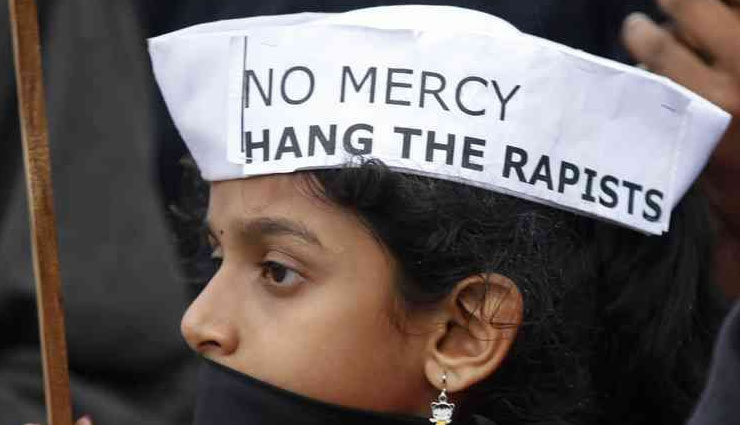 12 साल से कम उम्र की मासूम से रेप पर मिलेगी सजा-ए-मौत, POCSO एक्ट में संशोधन के प्रस्ताव पर कैबिनेट की मुहर 