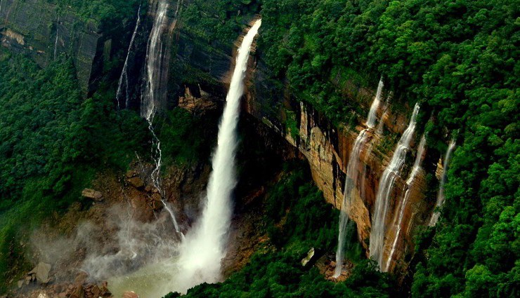 भारत के 7 सबसे शानदार झरने, जिनकी सुंदरता आपको मंत्रमुग्ध कर देगी famous waterfalls in india,top waterfalls to visit in india,best waterfalls in india for nature lovers,waterfalls in india for adventure seekers,most beautiful waterfalls in india,popular indian waterfalls for tourists,top 10 waterfalls in india,hidden waterfalls in india,scenic waterfalls in india,waterfalls to visit during monsoon in india,waterfall treks in india,photogenic waterfalls in india,indias largest waterfalls,top waterfalls in western ghats india,famous waterfalls in south india,majestic waterfalls in north india,best waterfalls in