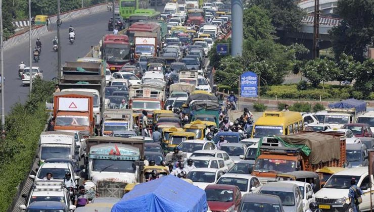 Hilarious! Noida bus driver 'mistakenly' issued challan for driving without helmet