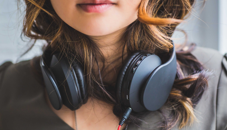 ear bud side effects,risks of using ear buds,negative effects of ear bud usage,harmful impacts of using ear buds,ear bud-related health issues,dangers of prolonged ear bud use,ear bud usage and its side effects,health risks associated with ear bud usage,ear bud complications and drawbacks,ear bud hazards and adverse effects