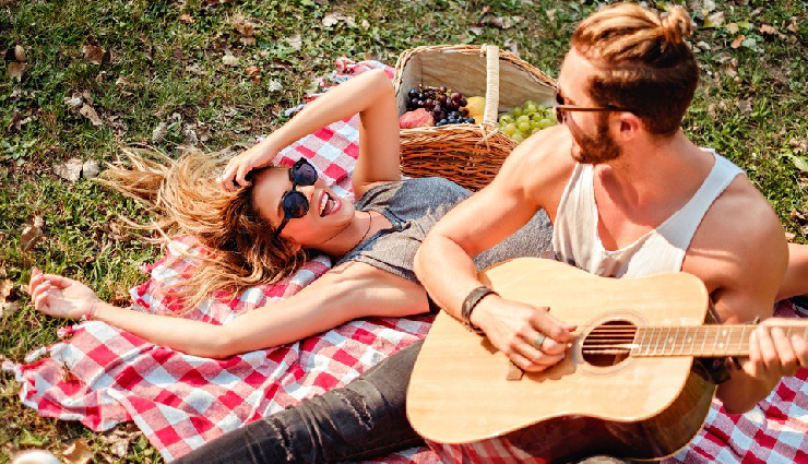 non-cheesy romance tips,romantic gestures beyond clichés,genuine ways to express affection,keeping romance alive naturally,authentic ways to show love,unconventional romance ideas,modern romance techniques,meaningful acts of romance,how to be romantic without overdoing it,unique ways to spark romance