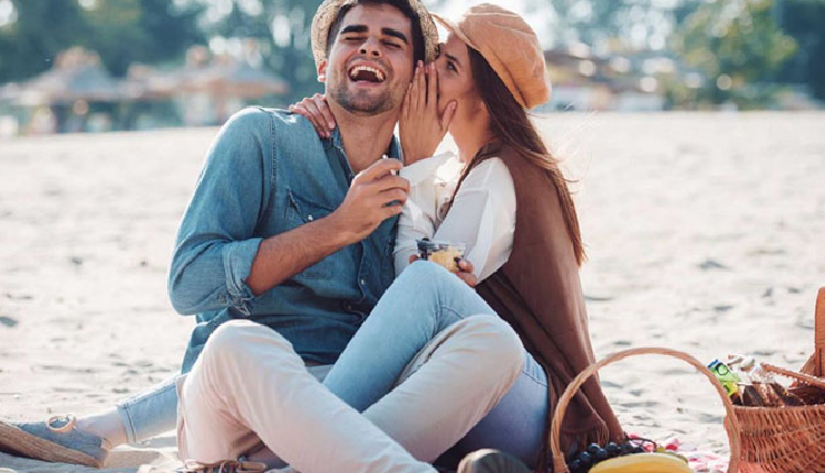 non-cheesy romance tips,romantic gestures beyond clichés,genuine ways to express affection,keeping romance alive naturally,authentic ways to show love,unconventional romance ideas,modern romance techniques,meaningful acts of romance,how to be romantic without overdoing it,unique ways to spark romance