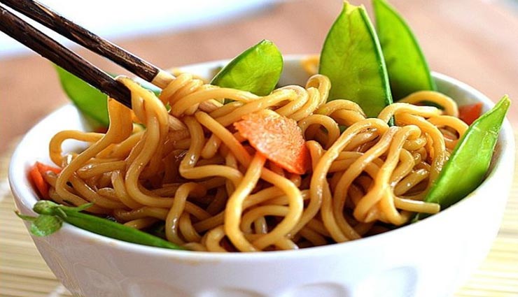 पैसे बचाने की लत लड़की को पड़ी भारी, होना पड़ा अस्पताल में भर्ती weird news,weird incident,weird idea to save money,china news