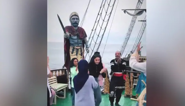 फैमिली संग नोरा फतेही ने मनाई दिवाली, शिप पर डांस करते हुए आई नजर, देखे वीडियो