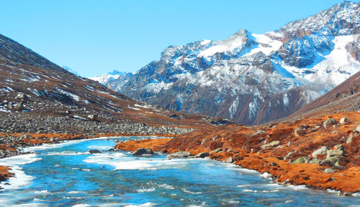 honeymoon destinations,honeymoon destinations in north east india,north east india,places to visit in north east india,gangtok,yuksom,lachung,pelling,darjeeling,kalimpong