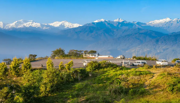 honeymoon destinations,honeymoon destinations in north east india,north east india,places to visit in north east india,gangtok,yuksom,lachung,pelling,darjeeling,kalimpong