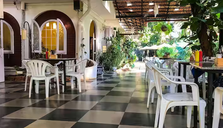 north goa,cafes in north goa,the caravela candolim,cafe chocolatti,artjuna,baba au rhum,cafe al fresco