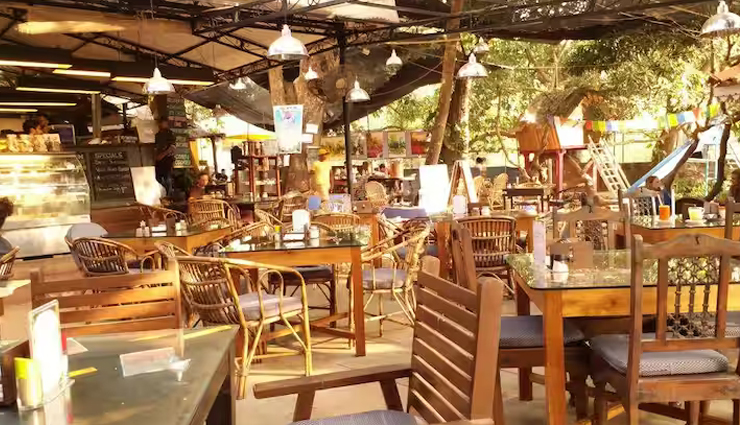 north goa,cafes in north goa,the caravela candolim,cafe chocolatti,artjuna,baba au rhum,cafe al fresco