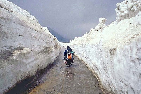 road trips in north india,north india,road trips,manali-leh highway,chandigarh-manali highway,leh-srinagar highway,rohtang pass,old silk route