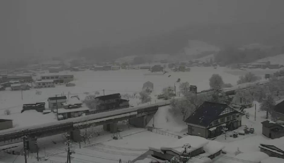 उत्तरी जापान में भीषण बर्फबारी, 35 लोगों की मौत और भारी नुकसान