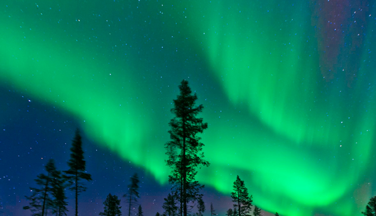 northern lights,places to see northern lights,iceland,alaska,lapland
