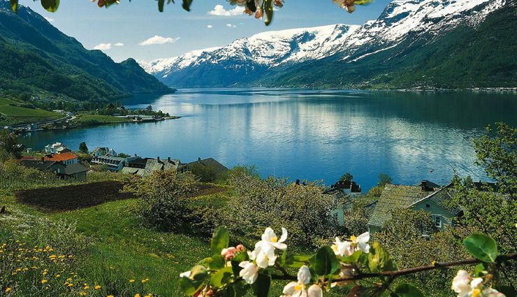 lakes in the world,lakes,travel,holidays