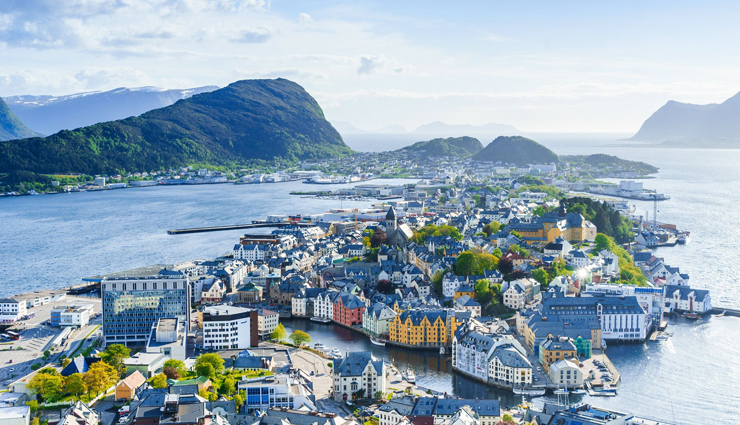 few working hours,holidays,travel,tourism