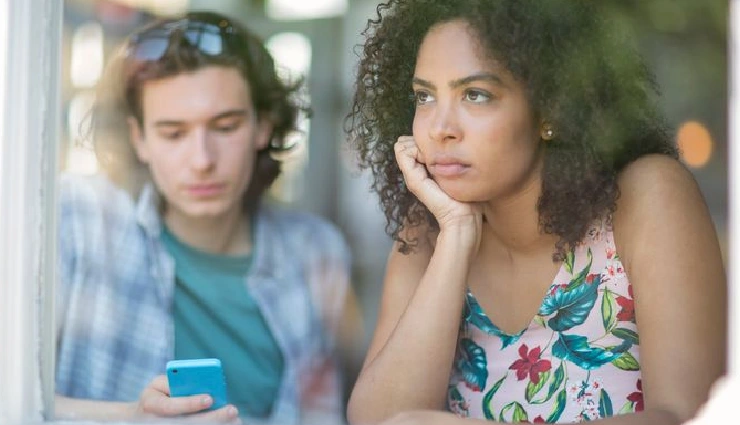 signs she is not into a second date,second date rejection signs,not interested in dating signals,decoding disinterest after first date,reading cues for no second date,indications of no second date interest,dating red flags for a second date,signs she does not want another date,recognizing no second date vibes,body language signals post first date