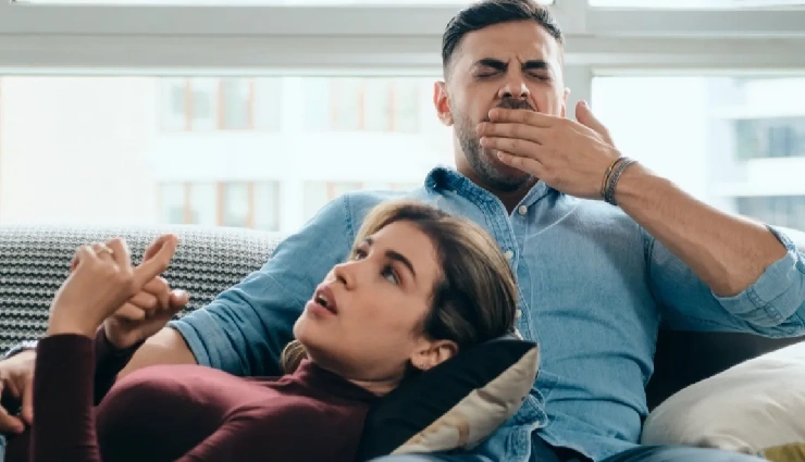 10 Key Signs He is Not That Into You