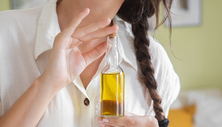 macadamia oil hair benefits,nourishing hair with macadamia oil,hair care using macadamia oil,natural hair treatment with macadamia oil,macadamia oil for healthy hair,benefits of macadamia nut oil for hair,revitalize hair with macadamia oil,macadamia oil for shiny hair,hair repair with macadamia oil,macadamia oil hair care tips